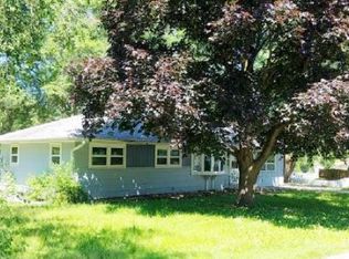 325 Quincy Ave, Omro, WI 54963