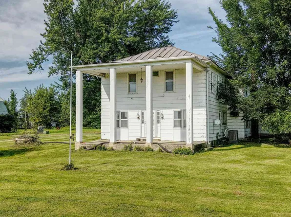 3114 S Rush Creek Rd, Stockton, IL 61085