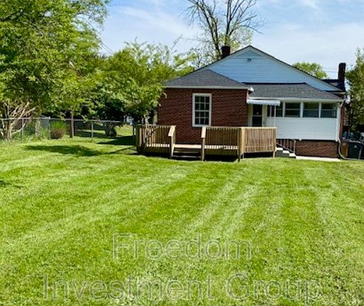 4th image of 2913 Sanders Dr #1