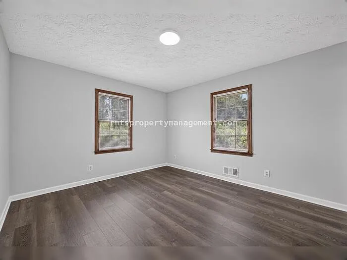 2591 Doc Hughes Rd — Photo 32
