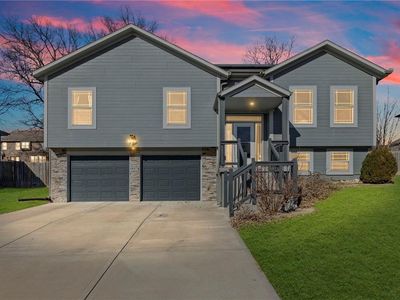 807 Old Stage Rd, Pleasant Hill, MO, 64080