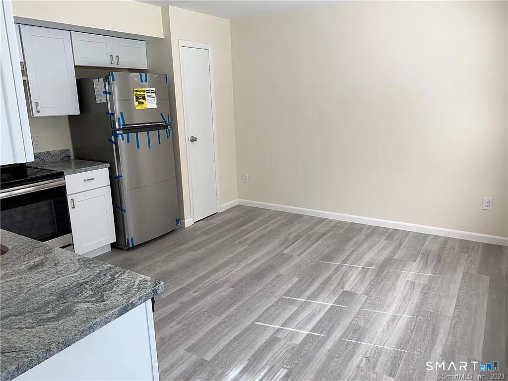 3 bed, 1.5 bath, 1350 sqft, $2,950 — Photo 3