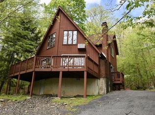 6335 Decker Rd, Bushkill, PA 18324