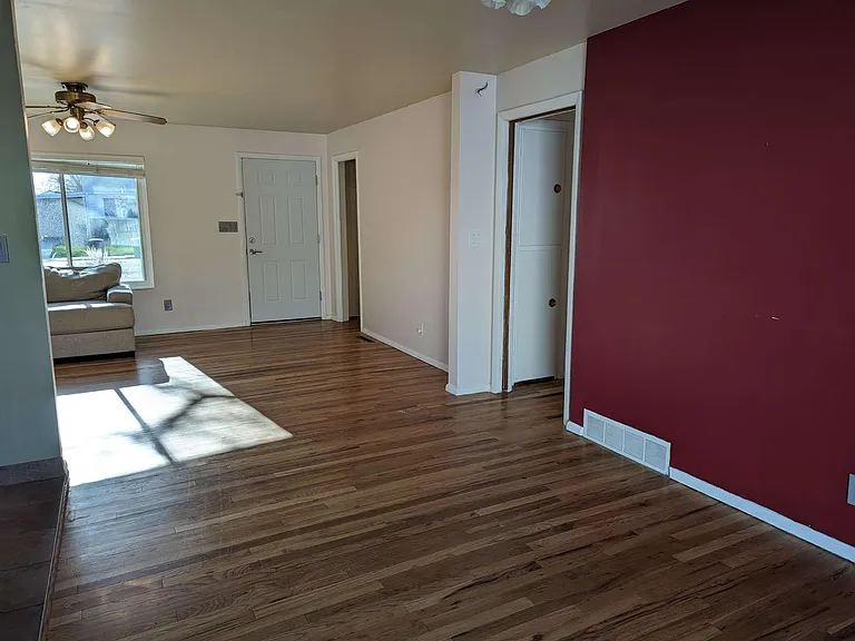 244 N 800 E — Photo 10
