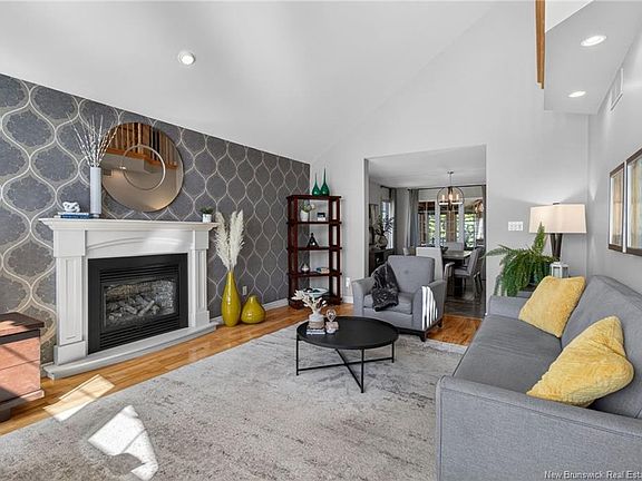5th image of 142 Golf St