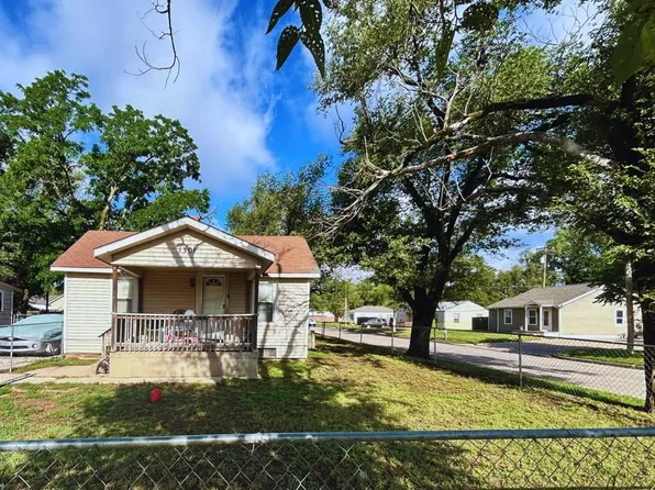 1301 S Vine St, Wichita, KS 67213