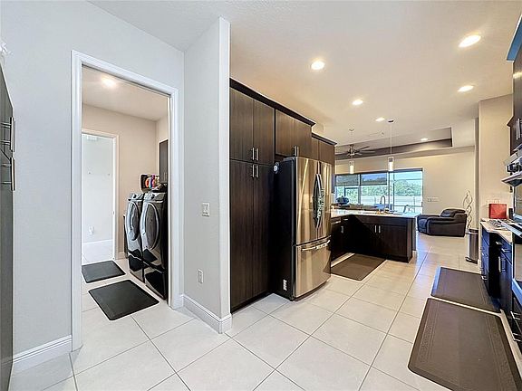 4th image of 8665 E BRIDGEPORT BAY CIRCLE