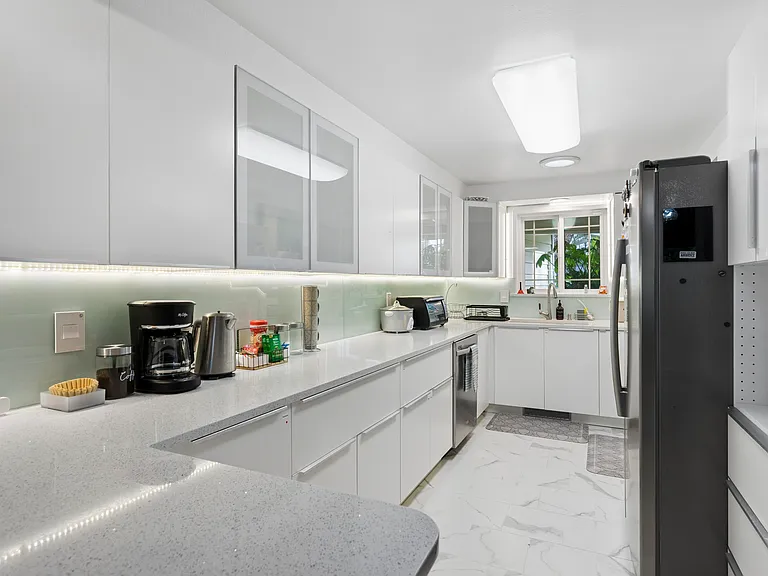 3573 NE Olympic St — Photo 12