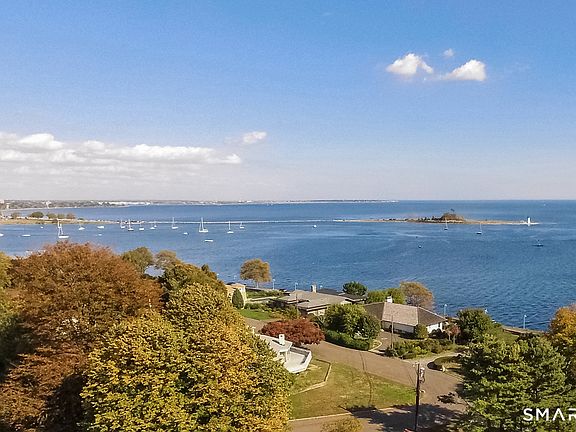 3rd image of 125 Battery Park Drive