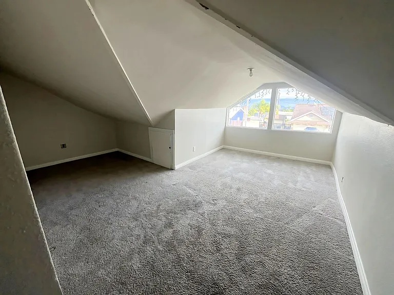 446 Annette Pl — Photo 11