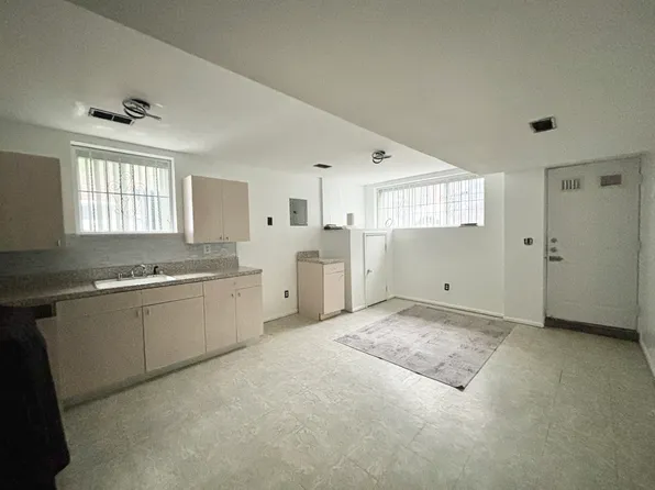 15 Seth Loop, Staten Island, NY 10305
