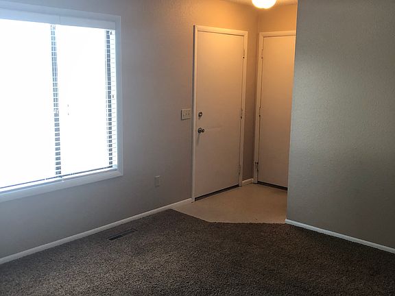 3rd image of 1119 Yellowstone Ave #1119