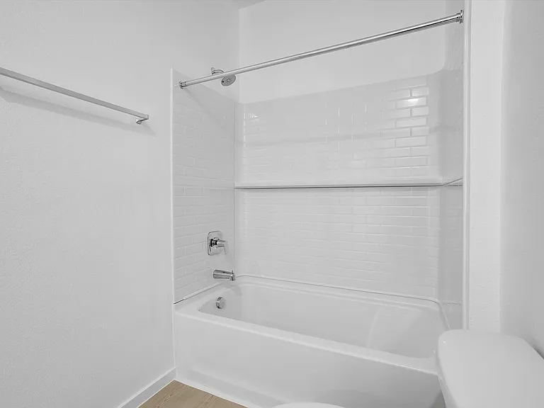 511 Louis Ln — Photo 26