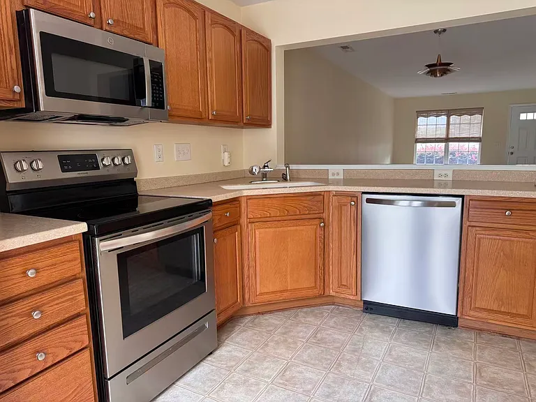 104 Anamoor Dr — Photo 3