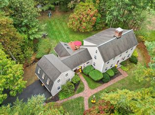 25 Surrey Ln, Topsfield, MA 01983