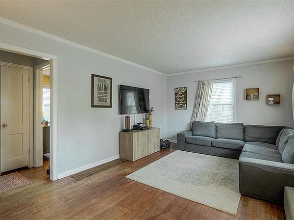 3rd image of 5116 W 50th Ter