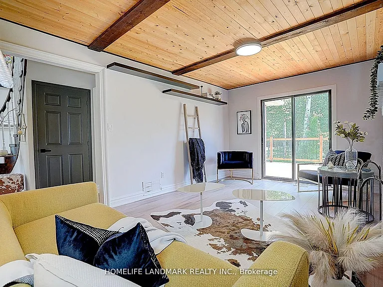 20573 Yonge St — Photo 22