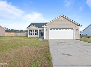 125 Cherry Grove Dr, Richlands, NC 28574