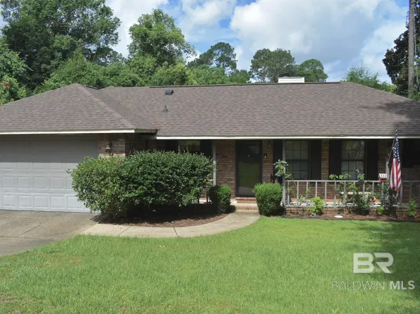 2710 Manuel Dr, Lillian, AL 36549