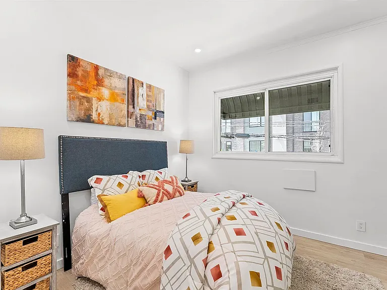 2832 Summit St #1 — Photo 8