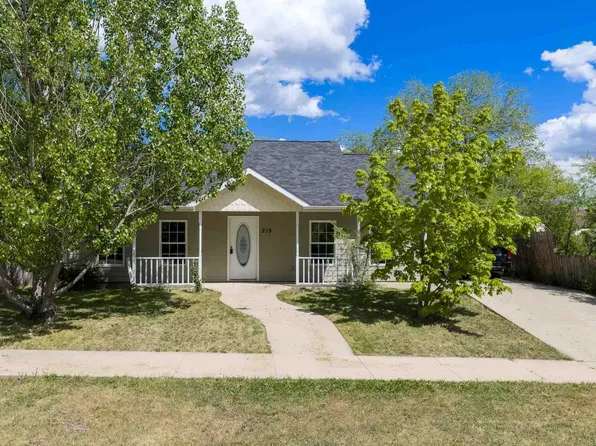 215 7th Ave, Belle Fourche, SD 57717