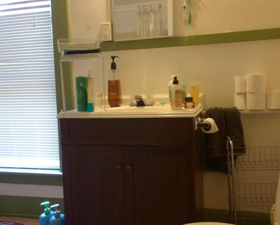 1st image of 411 Hamilton Pl APT 4