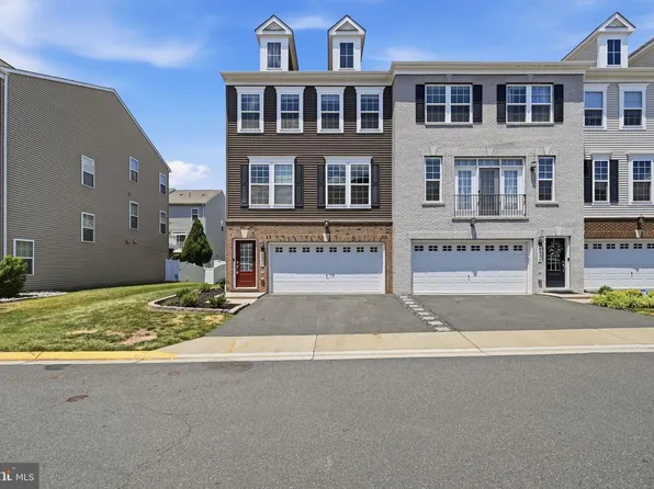 8808 Englewood Farms Dr, Manassas, VA 20112