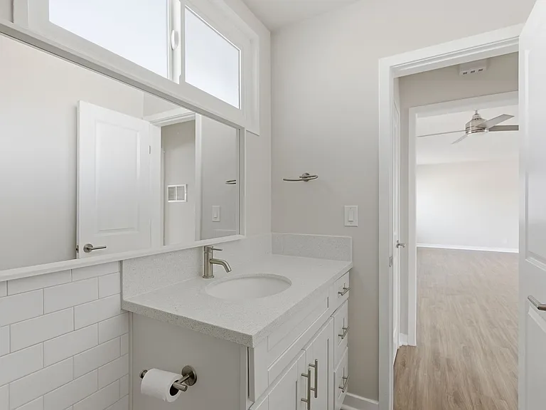 1323 11th Street — Photo 11