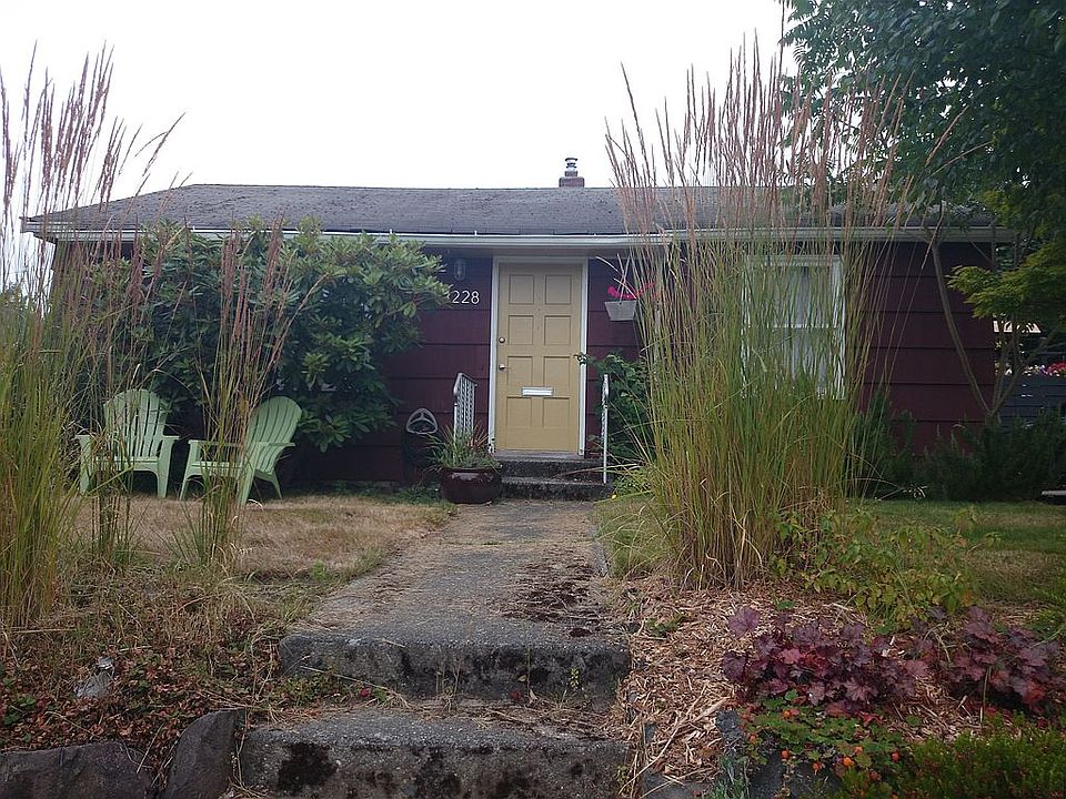 2nd image of 3228 49th Ave SW