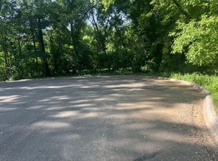 18321 Byrnwood Ln, Minnetonka, MN 55345