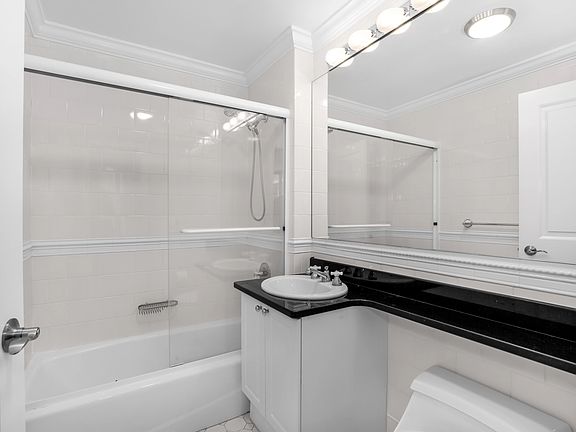 5th image of 400 E 90th St APT 4I