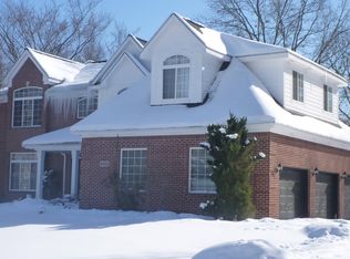 5425 Murray Ct, Waterford, MI 48327