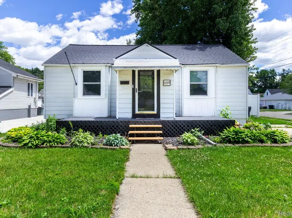 659 Gargantua Ave, Clawson, MI 48017