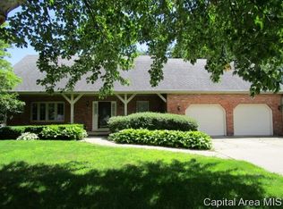 2007 Mound Rd, Jacksonville, IL 62650