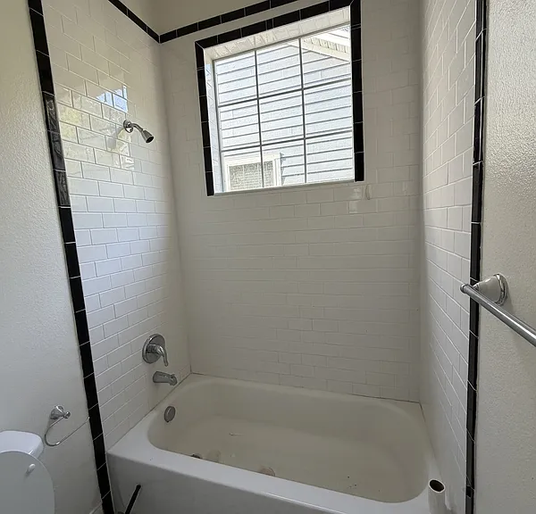 1838 Illinois St — Photo 18