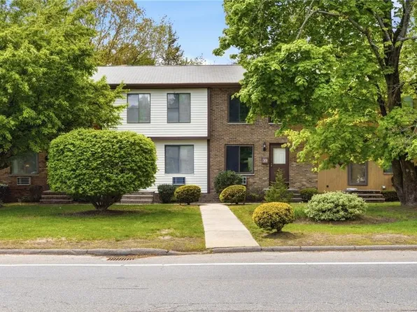 63 Esmond St APT A, Smithfield, RI 02917