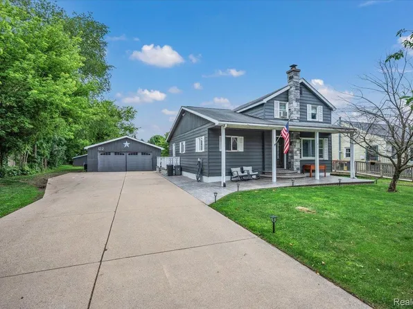 612 N Blacks Corners Rd, Imlay City, MI 48444