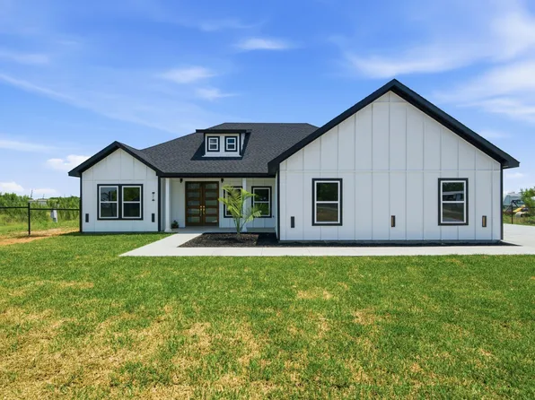 8212 Moyer Ct, Joshua, TX 76058