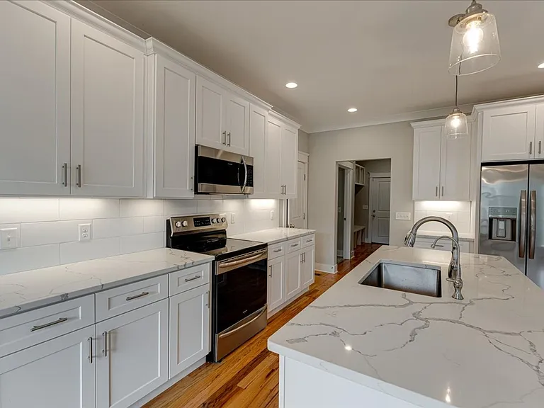 2318 Large Oak Dr — Photo 10