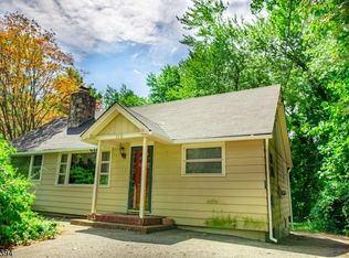 100 Breakneck Rd, Highland Lakes, NJ 07422