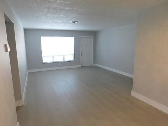 5th image of 3471 NW 32nd Court