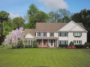 17 Cortland Dr, Bethel, CT 06801