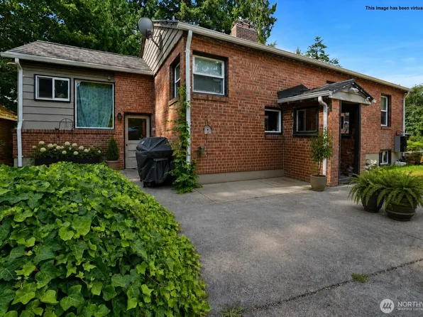 2407 Larch Way, Lynnwood, WA 98036