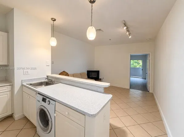 2734 Bird Ave APT 108, Miami, FL 33133