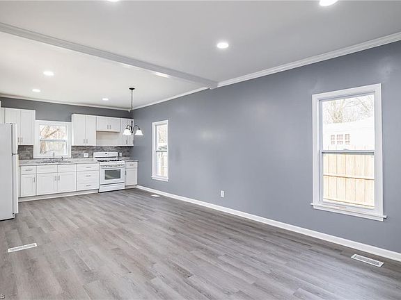 5th image of 629 Park Ave