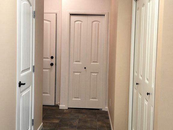 5th image of 550 Lorne St #104
