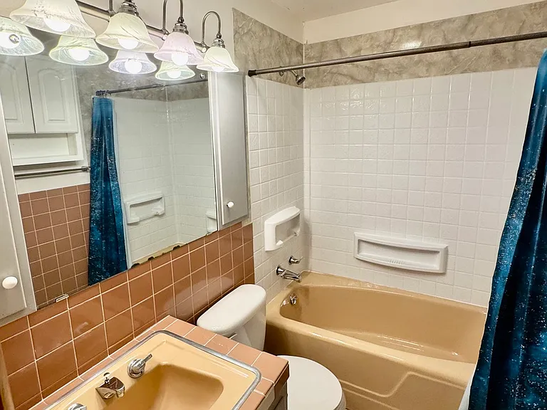 728 Saint Charles St #1 — Photo 16