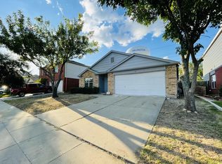 211 Amber Ridge Dr, Arlington, TX 76002