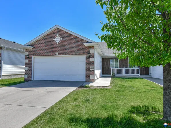 8260 S Tularosa Ln, Lincoln, NE 68516