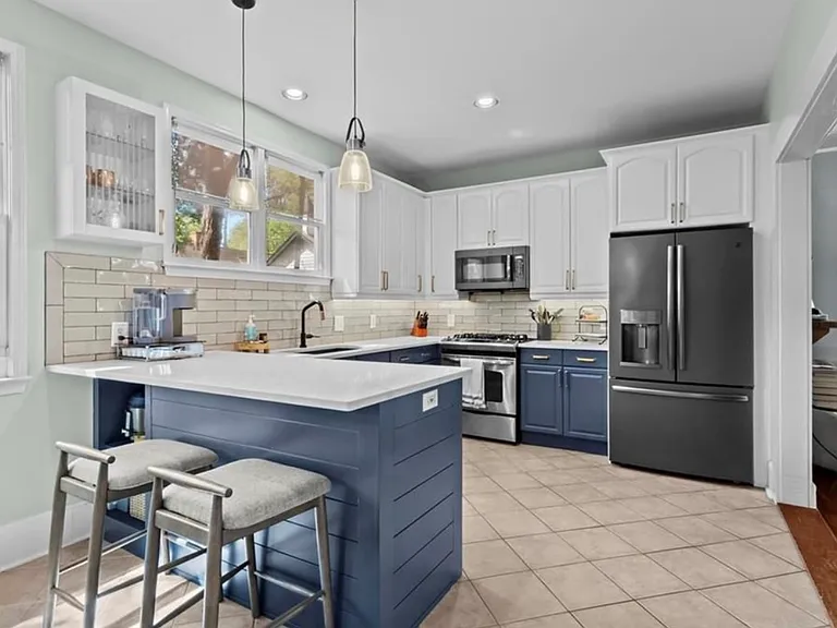235 Powell St SE — Photo 14
